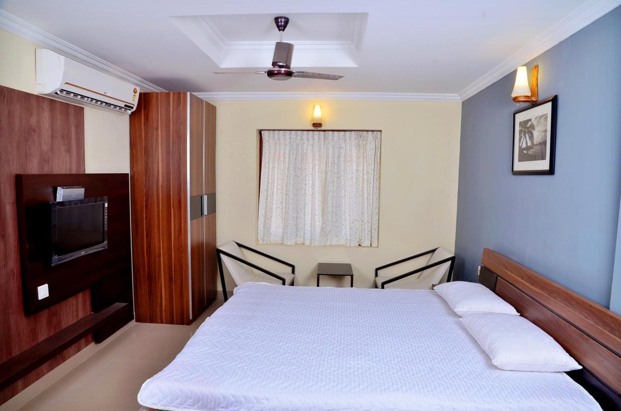 French Avenue Hotel Mahe Exterior foto