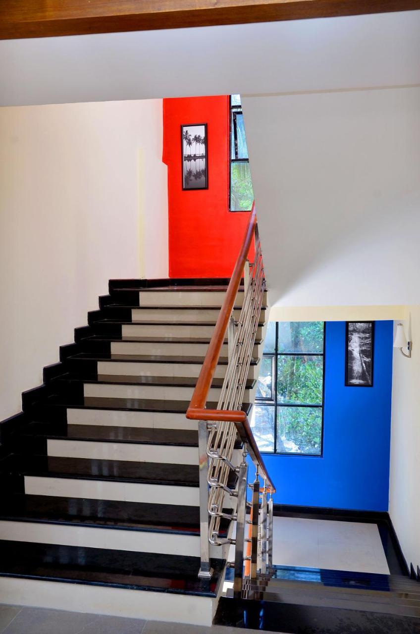 French Avenue Hotel Mahe Exterior foto